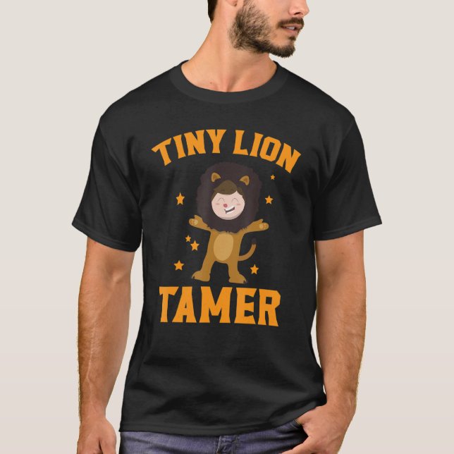 Smittsam Lejon Tamer Circus personalkostnader Carn T Shirt (Framsida)