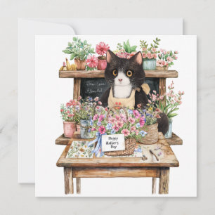 Smokig katt som arrangerar blommor på mors dag  julkort