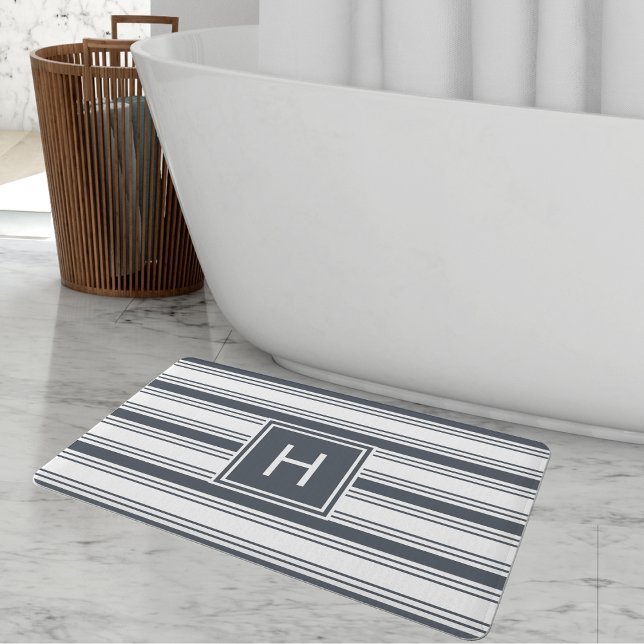 Smoky Navy och White Rand Monogram Badrumsmatta (Skapare uppladdad)