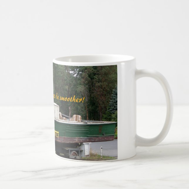 Smootheren kryssar omkring den roliga muggen kaffemugg (Höger)