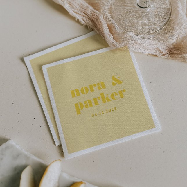 Smör Gult Enkelt Monogram Bröllop Pappersservett (Butter Yellow Simple Monogram Wedding Napkins)