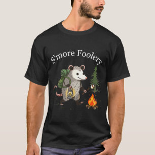 S'more dumhet opossum marshmallow rolig lägereld t shirt