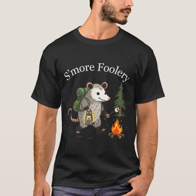 S'more dumhet opossum marshmallow rolig lägereld t shirt (Framsida)