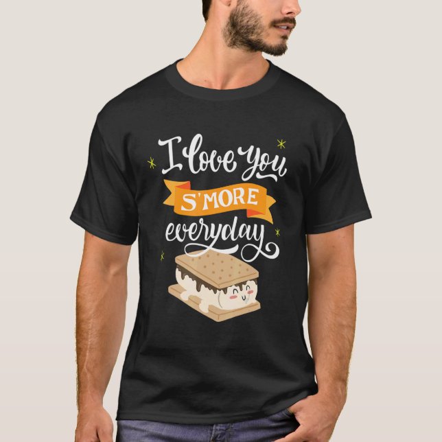 Smore Quote Camping Glamping Fire Pit Food T Shirt (Framsida)
