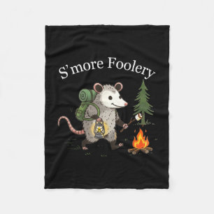 S'mores galenskap pungråtta marshmallow rolig läge fleecefilt