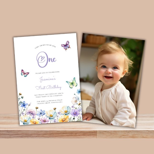 Smörfilt, sött foto 1:a födelsedagsljud blomma inbjudningar (cute wildflower double sided fully editable first birthday card)