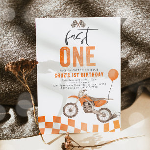 Snabb en Orange Dirt Bike Boy 1st Birthday Party Inbjudningar