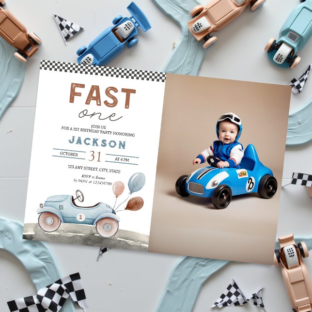 Snabb en Tävla Bilburga Blue Boy 1:a foto Birthday Inbjudningar (Fast One Photo 1st birthday Invitation, Racing, Race Car, Our little champion speedster)