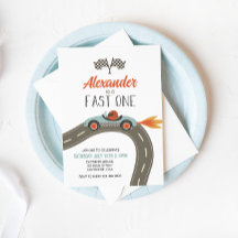 Snabb inbjudan till en blå Tävling-bil på födelsed