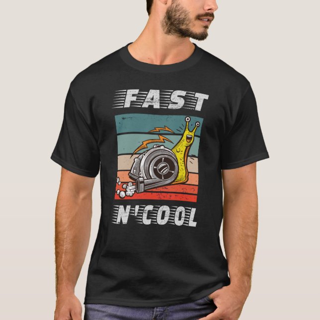 Snabbt och coola turbo snigel snabbt i coolan t shirt (Framsida)