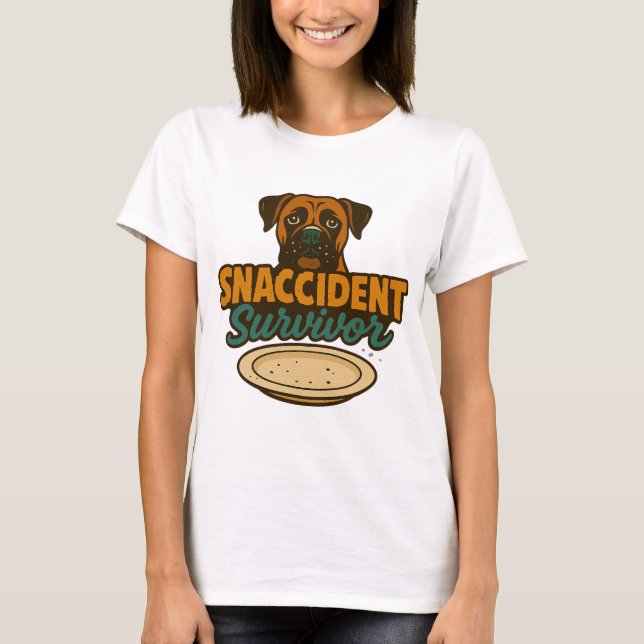 ’SNACCIDENT Survivor’ Funny Boxer Hund T-Shirt (Framsida)