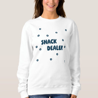 Snack Dealer CrewnackSweatshirt | Gift för Mamma T Shirt
