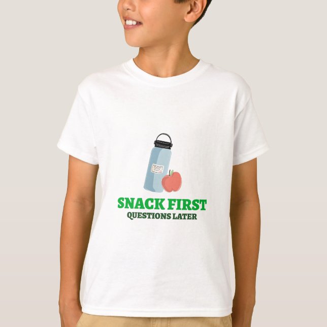 Snack First Query Senare School Lunch-rast T Shirt (Framsida)