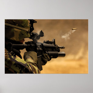 SnäckaCasing som avfyras från ett gevär M-4 Poster