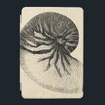 Snäckan vintage svart och vit kontur iPad mini skydd<br><div class="desc">Skaffa den här unika svartvita säsongsbilden av Conch på nästa produkt. Den här fantastisk,  sepia-bakgrunden med en svartvit konch kommer att se underbar ut på allt. Ta med dig stranden överallt.</div>