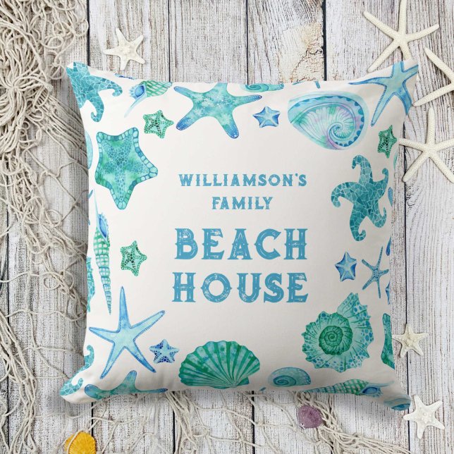 Snäckor och familjen Starfish Beach House Kudde (Sea Shells and Starfish Family Beach House Throw Pillow)