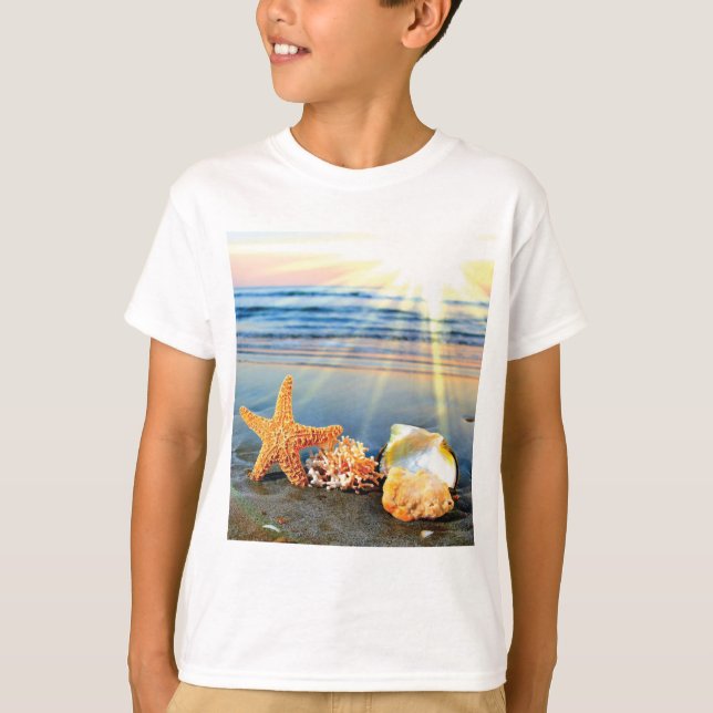 Snäckor och svält på strand t shirt (Framsida)