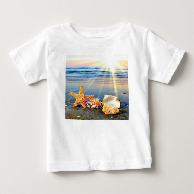 Snäckor och svält på strand t shirt (Framsida)