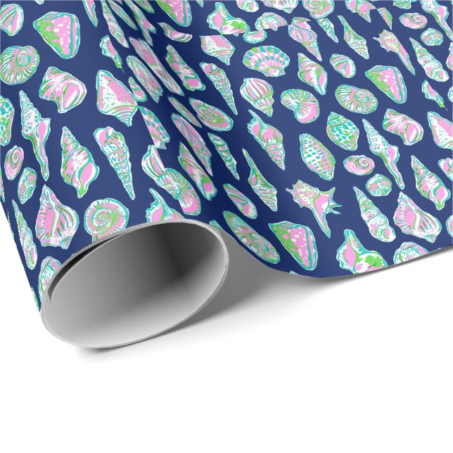 Snäckor på marinblått bakgrundsblad på sjösidan presentpapper (Rullad Hörn)