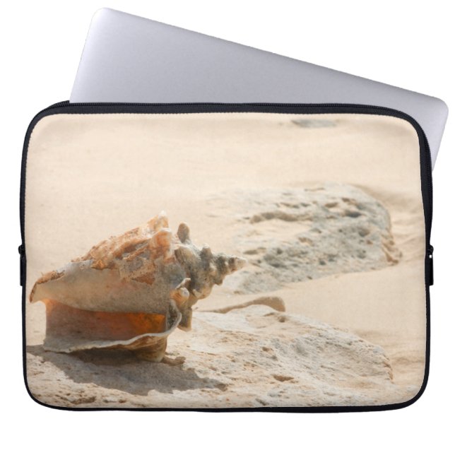 Snäckor på stranden laptop sleeve (Framsidan)