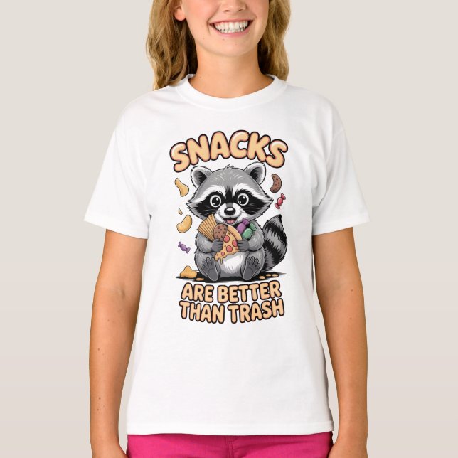 Snacks är bättre än skräp, rolig tvättbjörn t shirt (Framsida)