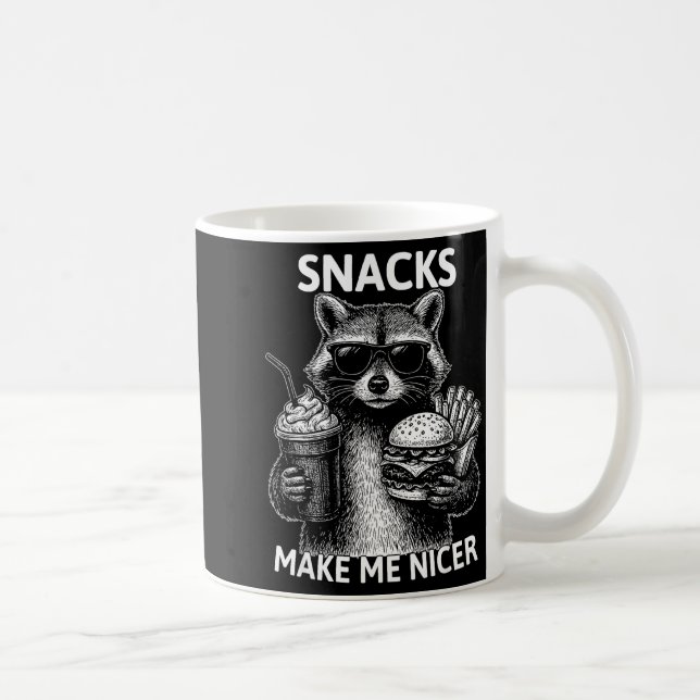 Snacks Make Me Nicer Funny Raccoon Sarcastic Anima Kaffemugg (Höger)
