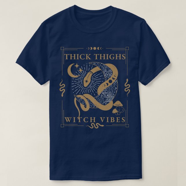 Snakes & Tarot Tatto Aesthetic Thick Thighs Witch T Shirt (Design framsida)