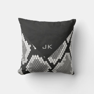 Snakeskin Grått, vit och svart monogrammad Kudde