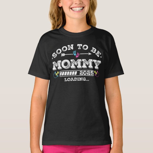 Snart blir det Mamma 2025, som laddar flicka T Shirt (Framsida)