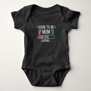 Snart mamma 2026 Laddar graviditetsmeddelande T Shirt