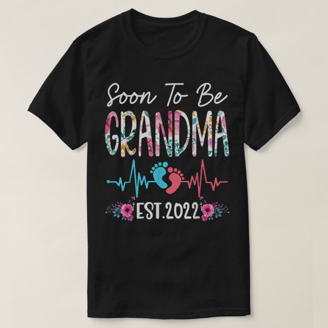 Snart som farmor Est 2022 Funny Blommigt Mor  T Shirt (Design framsida)