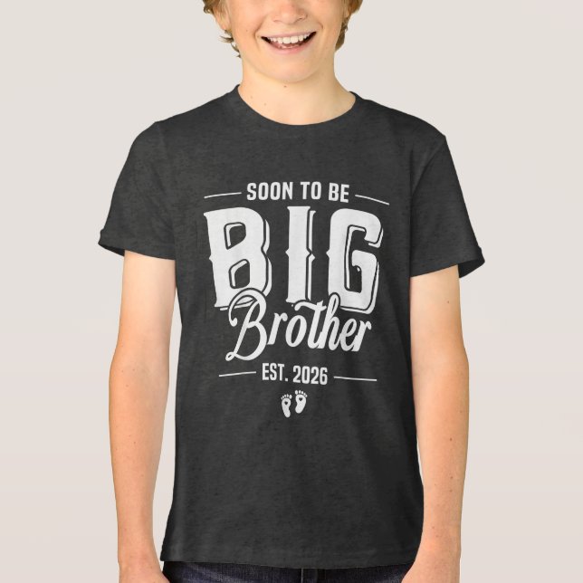 Snart Storbror 2026 Storbror Laddar  T Shirt (Framsida)