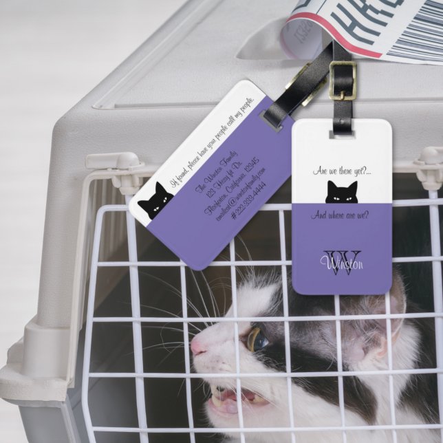 Sneaky Cat, där är vi Periwinkle Pet Carrier Märkr Bagagebricka (Skapare uppladdad)