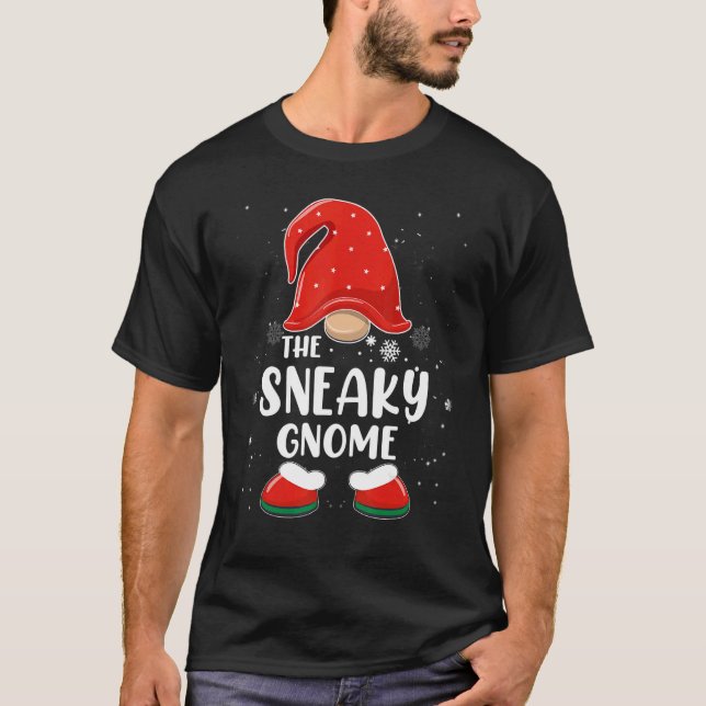 Sneaky Gnome Buffalo Play Matching Family Christm T Shirt (Framsida)