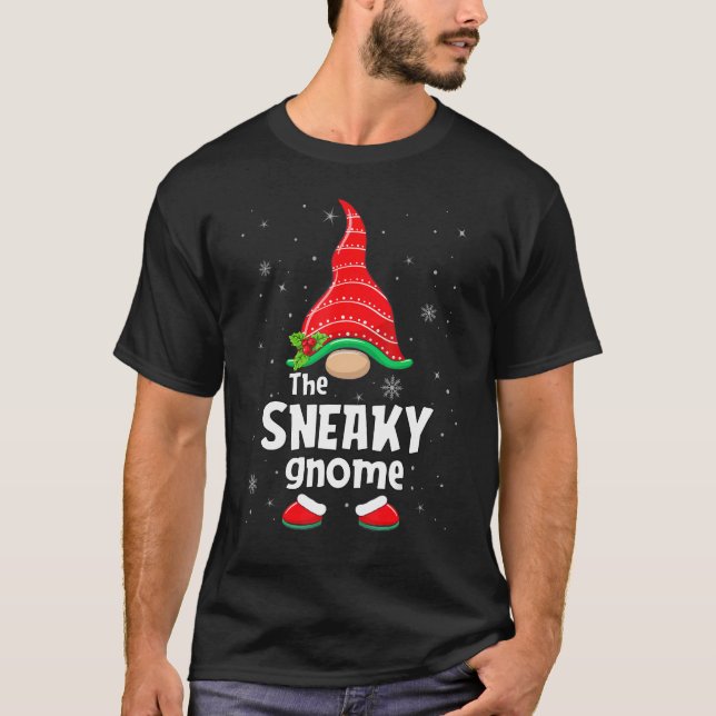 Sneaky Gnome Matching Family Group Christmas Party T Shirt (Framsida)