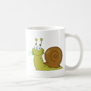 Snigel med en blomma i dess mun kaffemugg