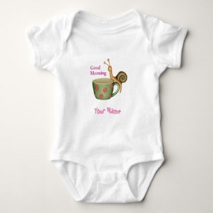 Snigel på ett kaffe kopp t shirt