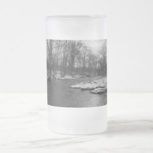 Snö Along James River Grayscale Frosted Glass Bee Frostat Ölglas