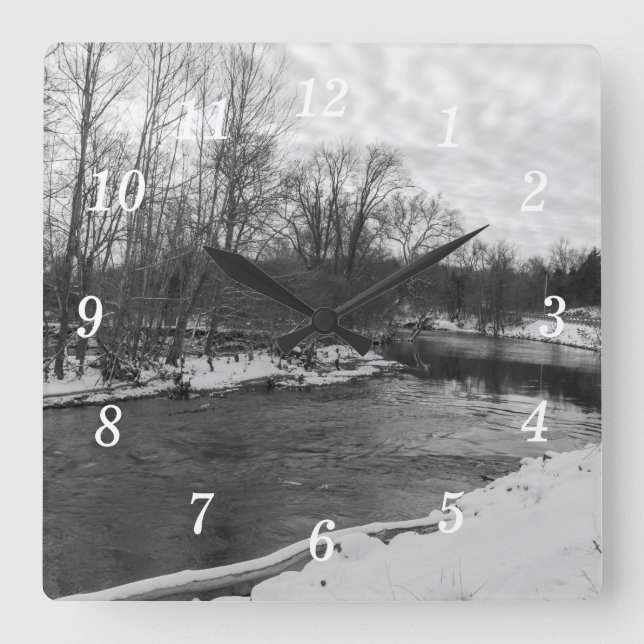 Snö Beauty James River Grayscale Wall Clock Fyrkantig Klocka (Framsida)