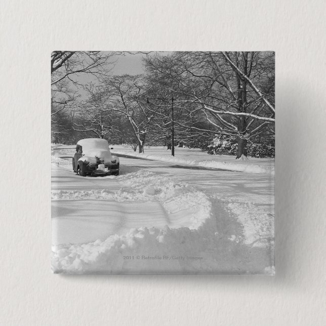 Snö capped bil på gatan B&W Knapp (Framsida)
