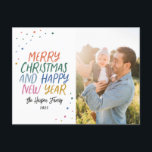 Snö Colorful Modern God jul Photo Helg Vykort<br><div class="desc">Gör en snyggt påstående den här julhelgen med det här helgdag för festliga bilder och roligtar. Framsidan har fotot, lekfull och färgstark formaterad typografi med anpassningsbarna nedan, accentuerad med färgstarka konfektpunkter i snö. Fyll i baksidan med returadressen, mottagaren adress och ditt eget anpassningsbar-meddelande - eller ta bara bort platshållartexten om...</div>