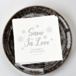 Snö i kärlek Winter Ski Bachelorette Pappersservett<br><div class="desc">Öka din vinterbachelorettfest med de här "Snö i Kärlek"-servetterna, perfekt för en vinterservetter. Förbättra ert vinterkompaket med dessa skidbachelorettpartiska essentialer. Idealisk för en apres skidbachelorette-fest. De här blöjorna ger elegans till ditt snö i kärlek-bachelorette-parti. Skapa en häpnadsväckande snö-stödd bachelorette-fest med det ultimata vintern-temat för bachelorette-partiet. Njut av en champagne på...</div>