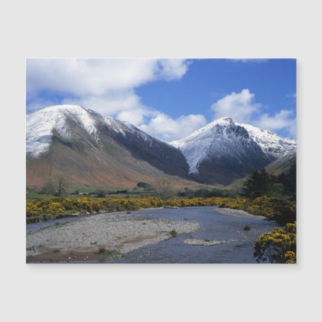 Snö och vår Wasdale Head Cumbria England (Framsida)