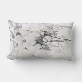 Snö omfattade Gräs Saplings (av Pekka Halonen) Lumbarkudde