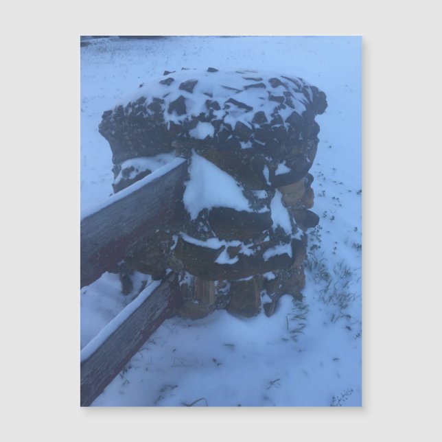 Snö Pillar Magnet (Framsida)