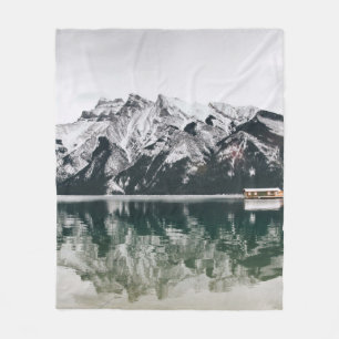 SNÖ-TÄCKD MOUNTAIN FLEECEFILT