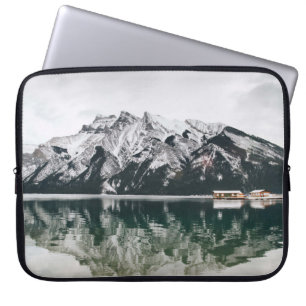 SNÖ-TÄCKD MOUNTAIN LAPTOP FODRAL