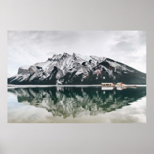 SNÖ-TÄCKD MOUNTAIN POSTER