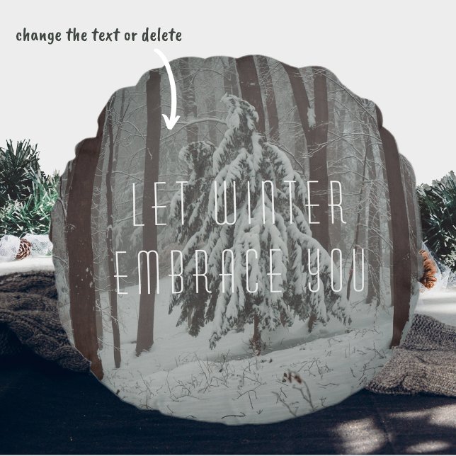 Snö täckt träd i mistskogen på vintern rund kudde (Skapare uppladdad)