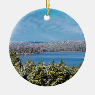 Snö vid Sjö vid Bord Sten Julgransprydnad Keramik